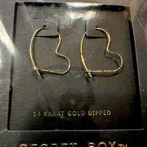 Gold dipped heart hooped earrings! New!